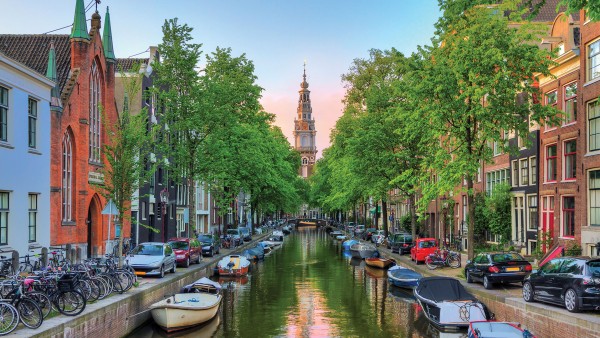 Delve into Dutch history with guest lecturer Dr. Sherry Hutt